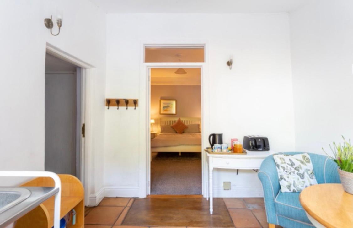Bridport Garden Suite Exterior photo