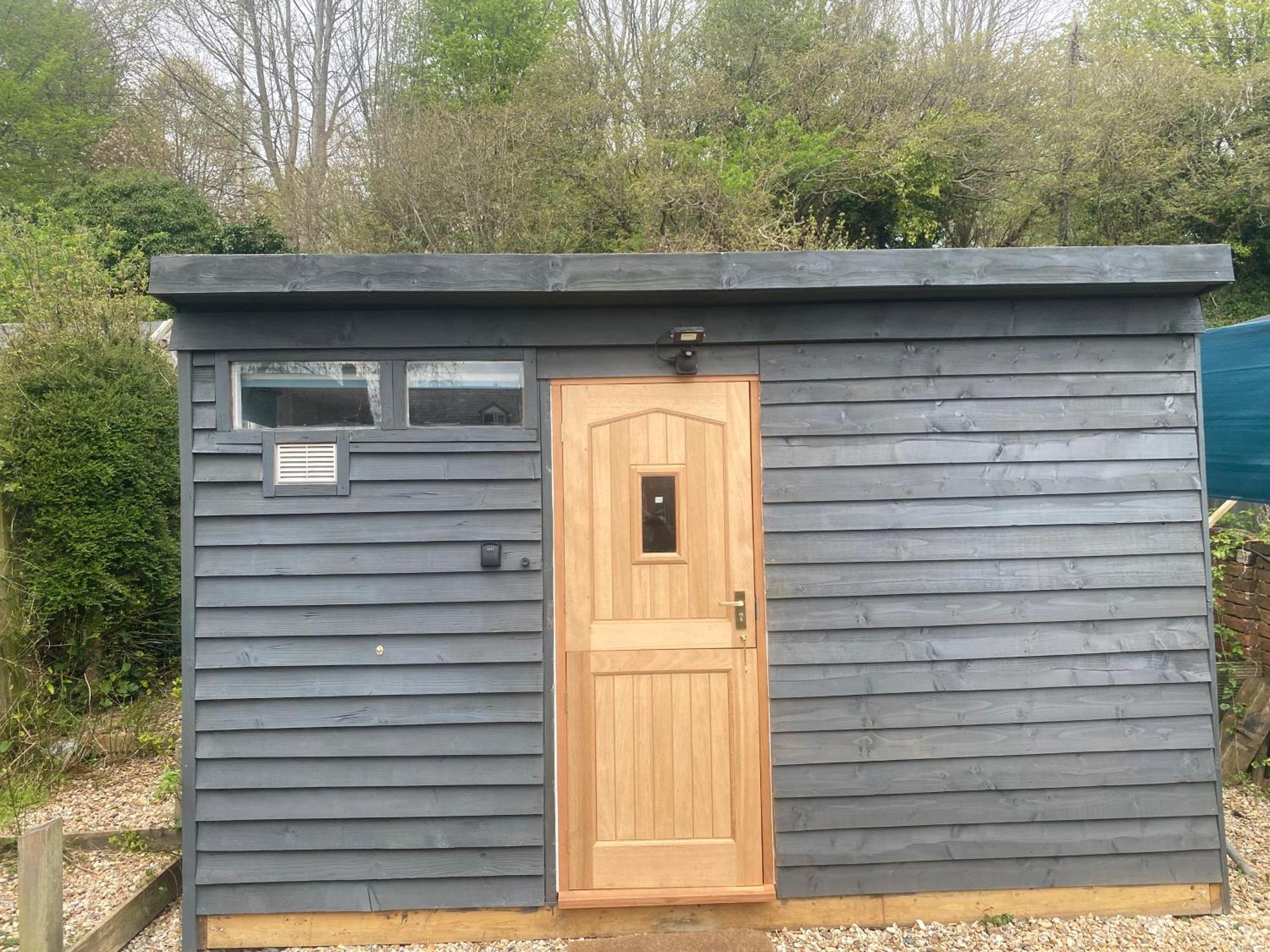Bridport Garden Suite Exterior photo